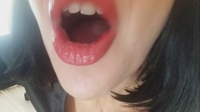 నీ సవతి ఈరోజు నిన్ను బడికి వెళ్ళనివ్వదు అమ్మా... నాకు నువ్వు చాలా కావాలి...